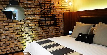Cadillac Hotel Boutique