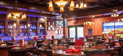 Canyon Plaza Premier Studios and Apts