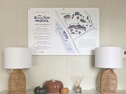 The River Hills Motel - Algoma, WI - Near Door County