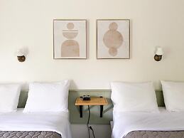 The River Hills Motel - Algoma, WI - Near Door County