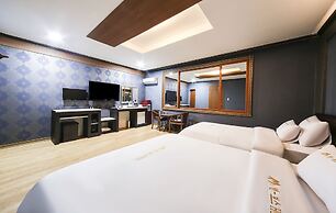 M Boss Motel