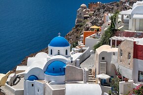 Kaleidoscope Oia Suites