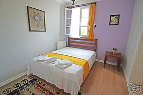 Eflatun Guest House