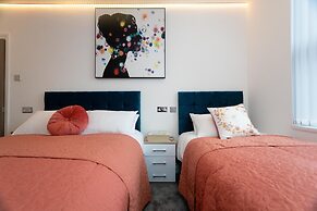 The Avenue Apartments