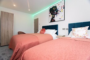 The Avenue Apartments