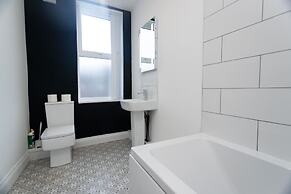 The Avenue Apartments