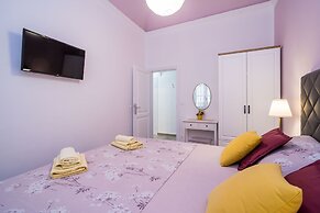 Old Town Apartment Near Stradun