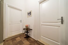 Old Town Apartment Near Stradun