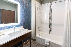 La Quinta Inn & Suites by Wyndham Dallas - Frisco Stadium