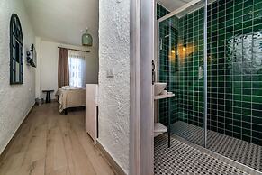 Cemal Alacati Butik Hotel