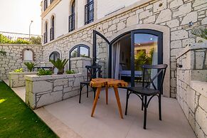 Cemal Alacati Butik Hotel