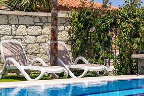 Cemal Alacati Butik Hotel