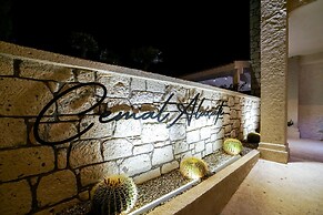 Cemal Alacati Butik Hotel