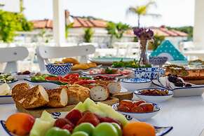 Cemal Alacati Butik Hotel