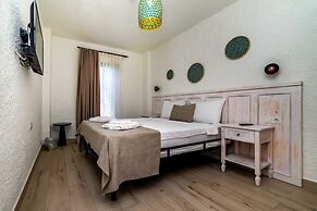 Cemal Alacati Butik Hotel