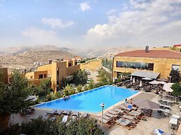 Oakridge Hotel & Spa