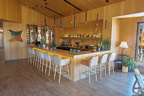 Oakridge Hotel & Spa