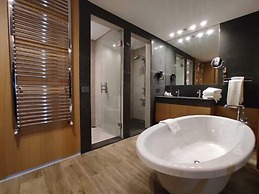 Oakridge Hotel & Spa