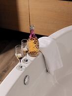 Oakridge Hotel & Spa