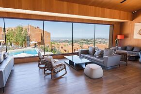 Oakridge Hotel & Spa