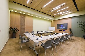 Oakridge Hotel & Spa