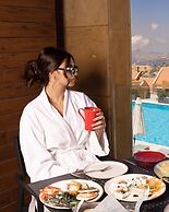 Oakridge Hotel & Spa