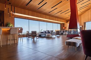 Oakridge Hotel & Spa