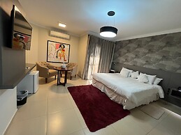 Premier Garden Hotel