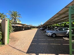 Premier Garden Hotel
