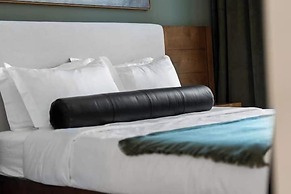 Luxury Furnished Apartments by Hyatus Downtown at Yale