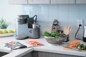 Luxury Furnished Apartments by Hyatus Downtown at Yale