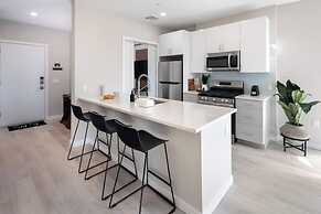Luxury Furnished Apartments by Hyatus Downtown at Yale