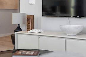 Luxury Furnished Apartments by Hyatus Downtown at Yale