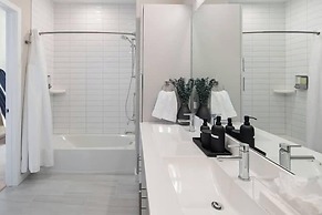 Luxury Furnished Apartments by Hyatus Downtown at Yale