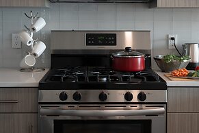 Luxury Furnished Apartments by Hyatus Downtown at Yale