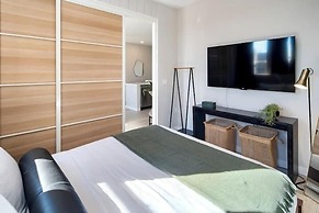 Luxury Furnished Apartments by Hyatus Downtown at Yale