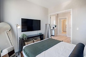 Luxury Furnished Apartments by Hyatus Downtown at Yale