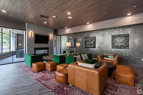 Luxury Furnished Apartments by Hyatus Downtown at Yale