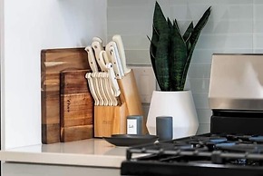 Luxury Furnished Apartments by Hyatus Downtown at Yale