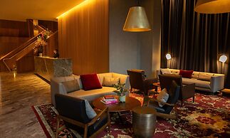 Next Hotel Melbourne, Curio Collection by Hilton