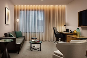 Next Hotel Melbourne, Curio Collection by Hilton