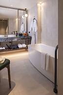 Next Hotel Melbourne, Curio Collection by Hilton