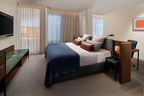 Next Hotel Melbourne, Curio Collection by Hilton