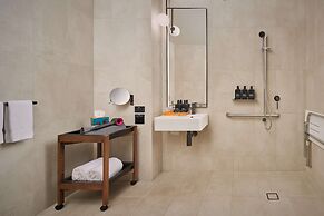 Next Hotel Melbourne, Curio Collection by Hilton