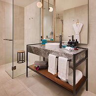 Next Hotel Melbourne, Curio Collection by Hilton