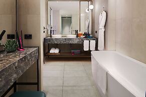 Next Hotel Melbourne, Curio Collection by Hilton