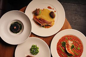 Next Hotel Melbourne, Curio Collection by Hilton