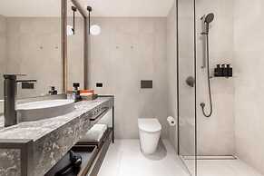 Next Hotel Melbourne, Curio Collection by Hilton