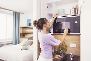 Coffee Fellows Hotel & Longstay