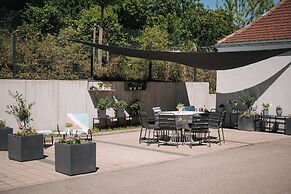 Coffee Fellows Hotel & Longstay